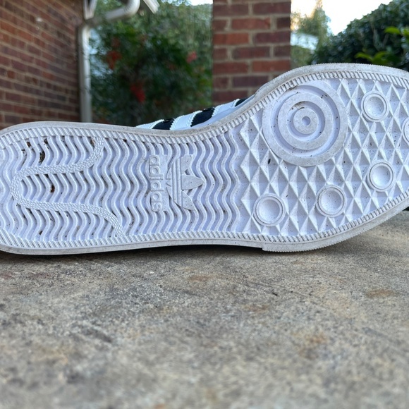 Adidas Nizza Platform Mid, black w/ white stripes - Picture 10 of 12